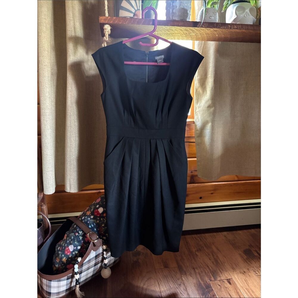 Ann Taylor Black Cap-Sleeve Pleated Midi Dress